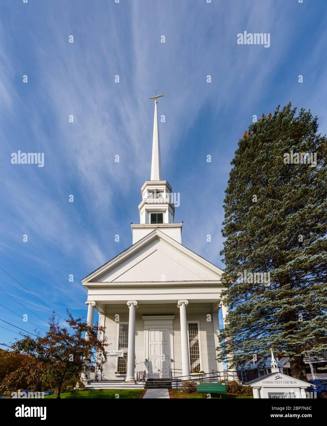 View of the famous non-denominational Stowe Community Church in Main Street, Stowe, Vermont, New England, USA Stock Photo