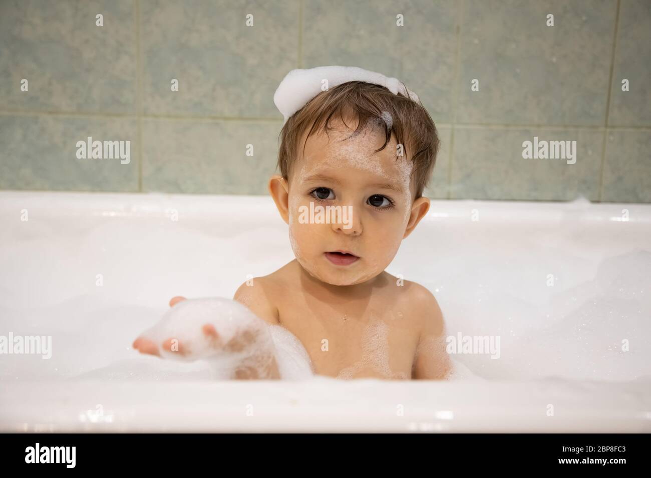 Baby bath foam hires stock photography and images Alamy