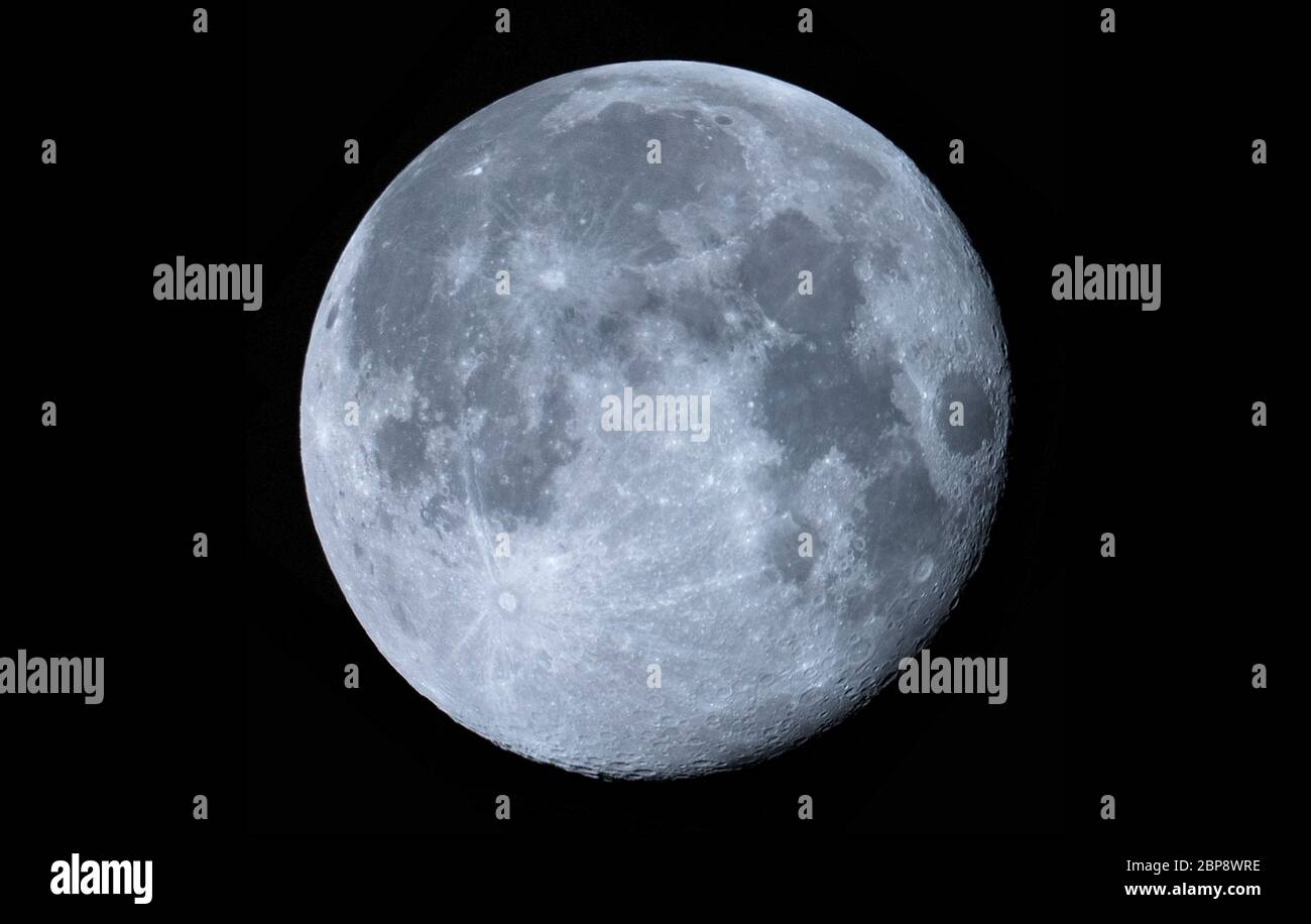 the moon 6th November 2006 Stock Photo - Alamy