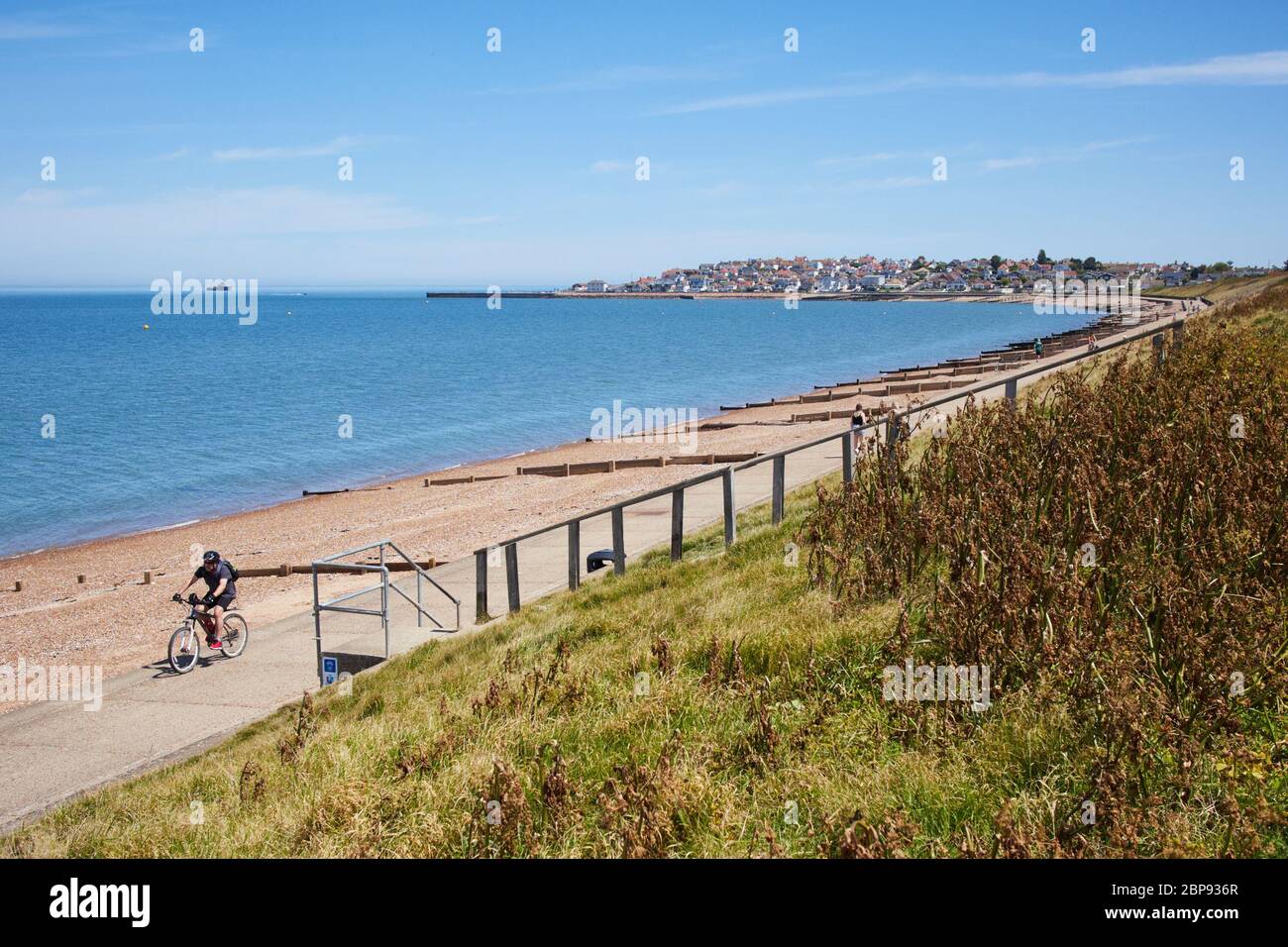 Studd Hill, Kent, UK. 18th May 2020: UK Weather. A glorious hot sunny day at Studd hill near Herne Bay as the warm weather is set for a few days. Credit: Alan Payton/Alamy Live News Stock Photo