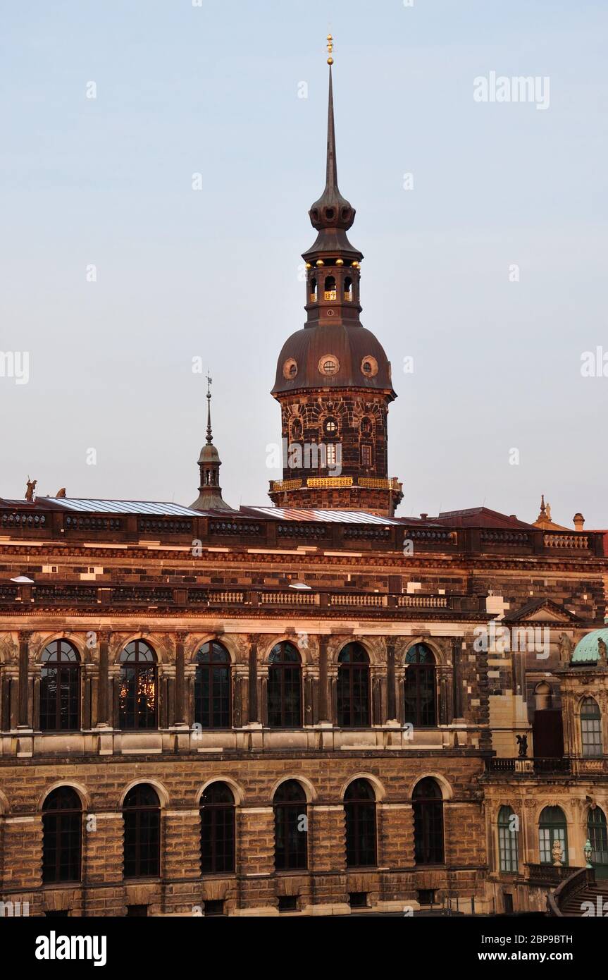 Die wunderbare barocke Altstadt von Dresden im abendlichen Licht des März. Stock Photo