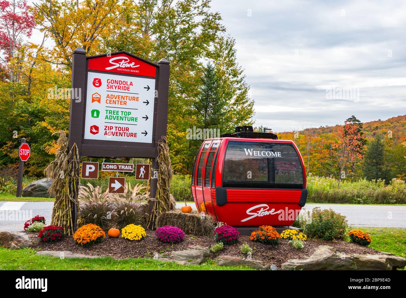 Stowe Mountain Resort Entrance  Sign & Gondola, Vermont Stock Photo