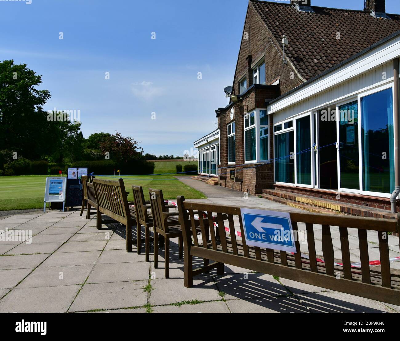 Bristol, UK. 18th May, 2020. UK Weather.Covid19.On a warm afternoon at Long Ashton Golf Club in
