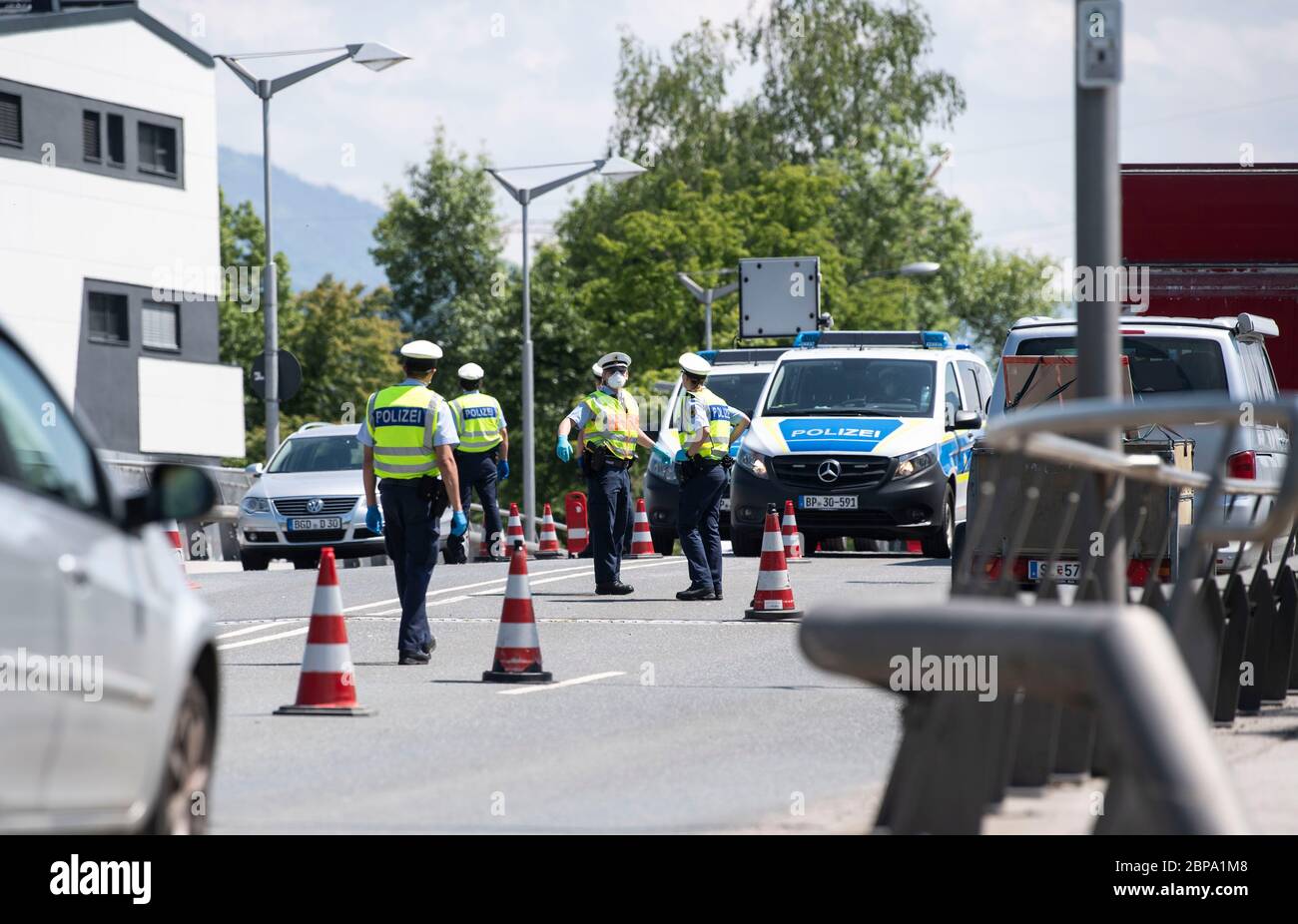 Ongoing pandemic hires stock photography and images Alamy