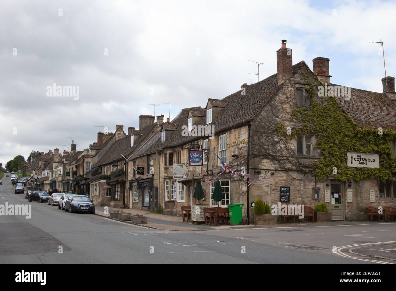 Burford High Street Shops High Resolution Stock Photography and Images