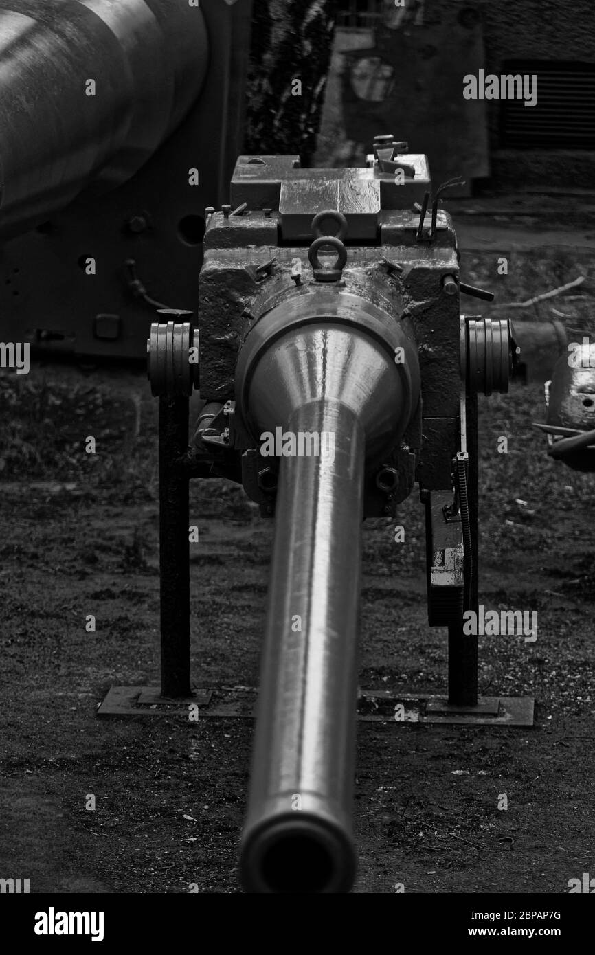 Photo ,76mm 34K antiaircraft gun barrel Stock Photo Alamy