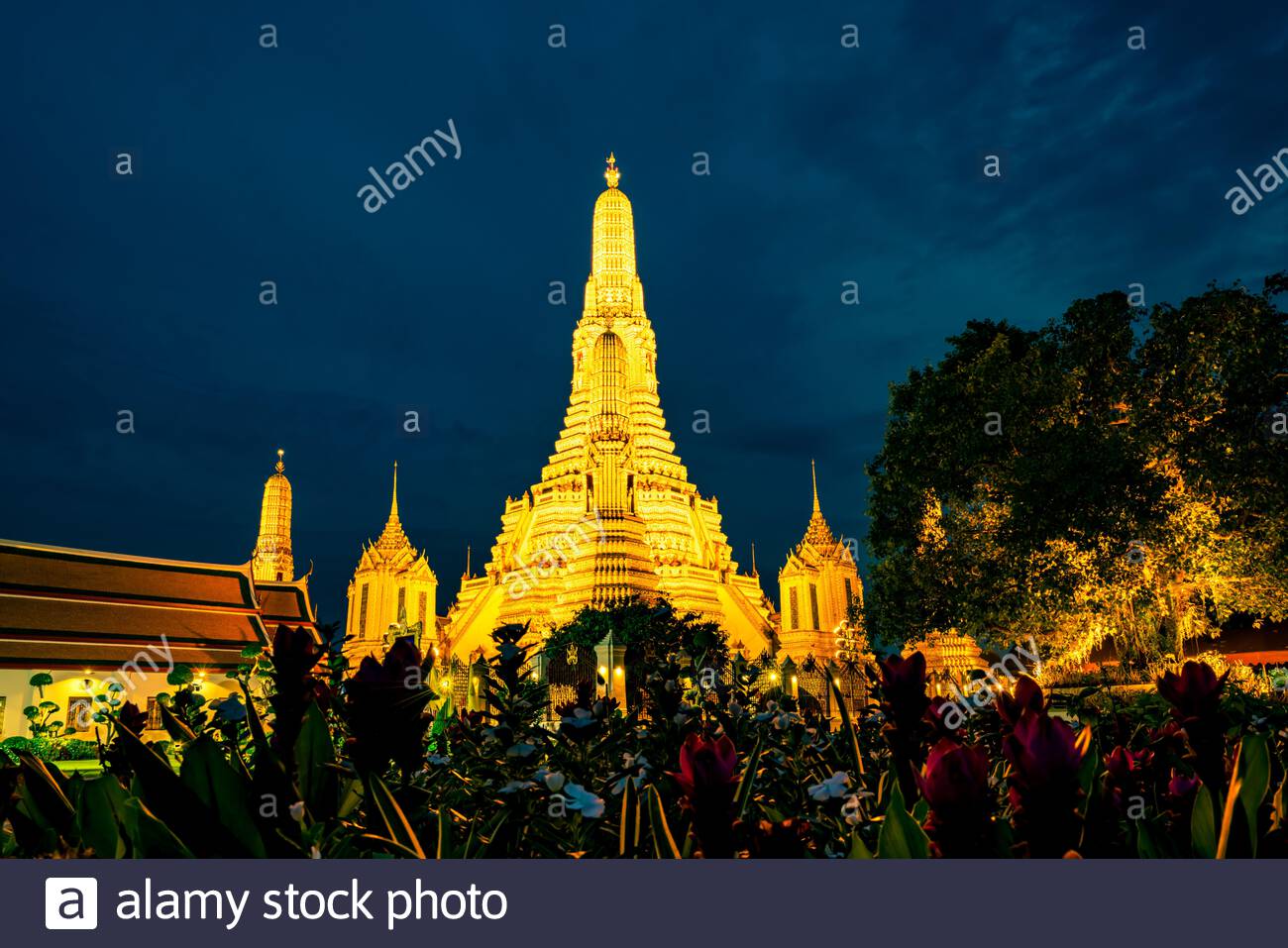 Golden Temple Golden Buddha Wat High Resolution Stock Photography And Images Page 60 Alamy Golden Temple Golden Buddha Wat High Resolution Stock Photography And Images Page 60 Alamy