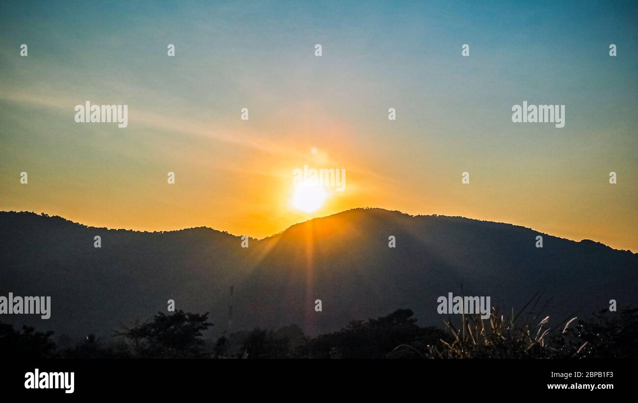 Set lens flare hi-res stock photography and images - Alamy