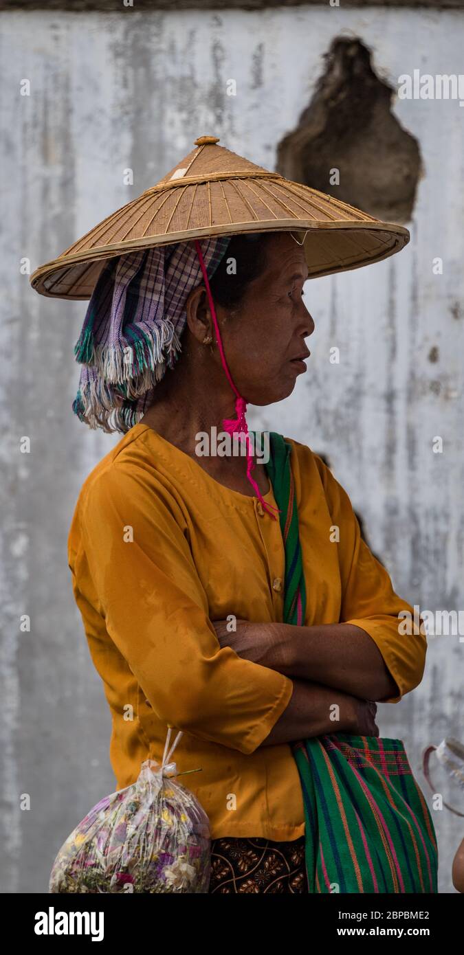 Inle Lake, Myanm,ar - June 2017: Shan woman in Inle Lake Stock Photo