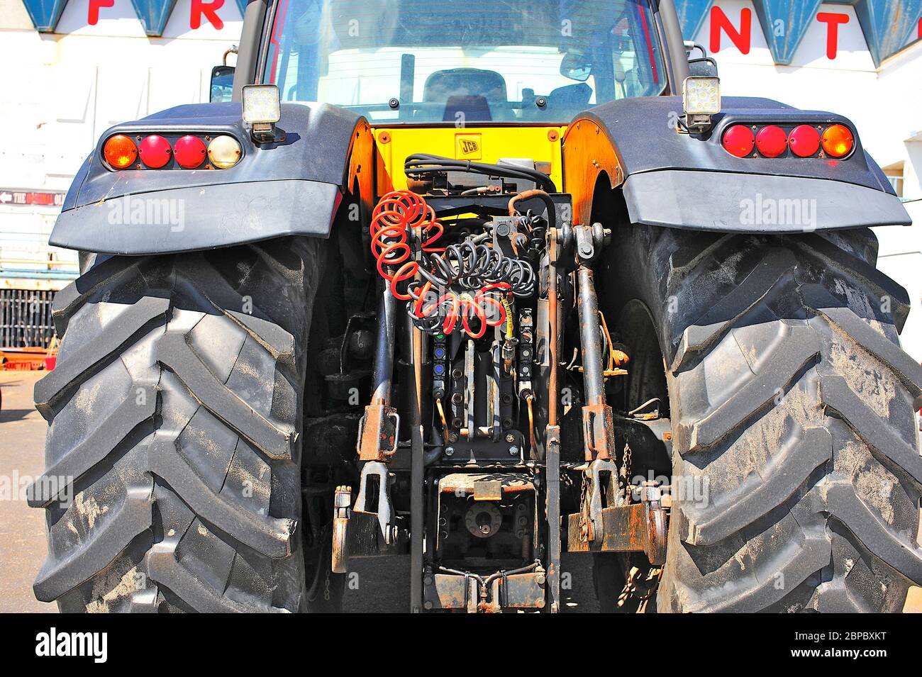 The trailer connecting mechanism on a JCB tractor Stock Photo Alamy