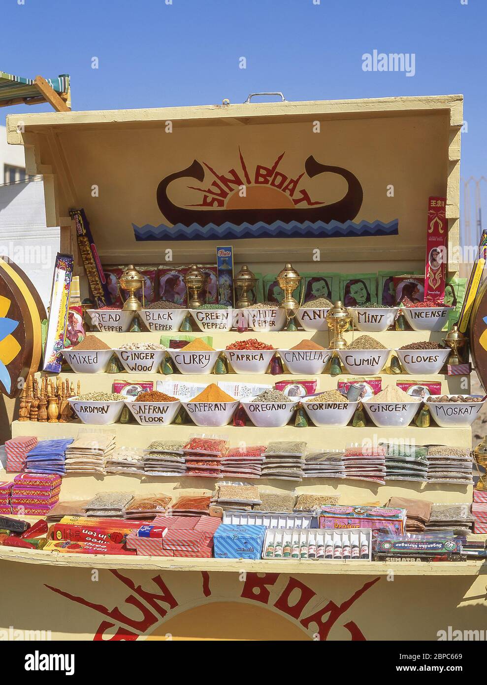 Sun Boat spice kiosk, Aswan, Aswan Governorate, Republic of Egypt Stock Photo