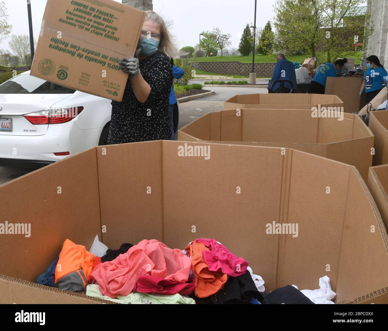 Mount Pleasant, Wisconsin, USA. 18th May, 2020. Lines are long from