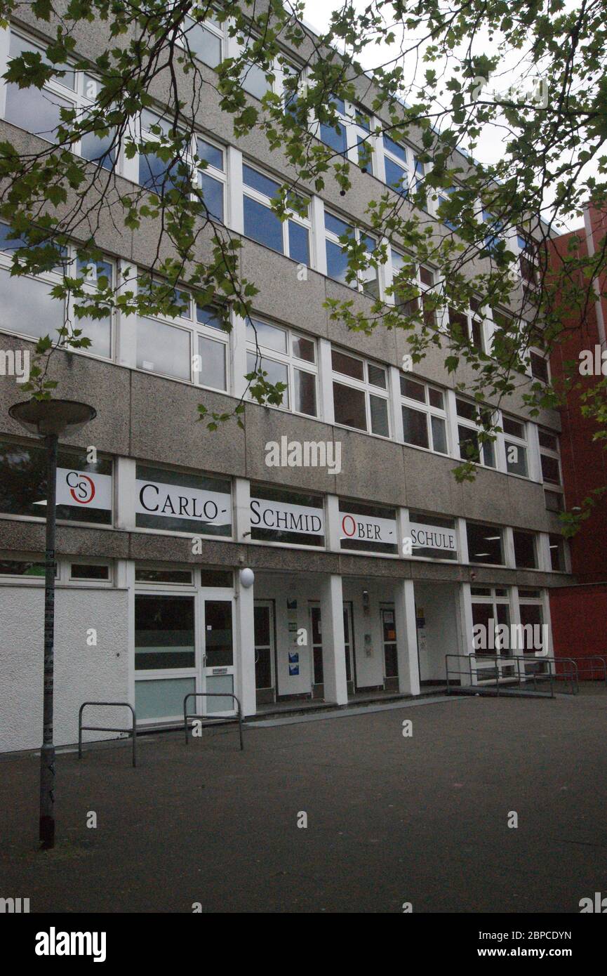 Die Carlo-Schmid-Oberschule in der Lutoner Straße in Berlin-Spandau Stock Photo