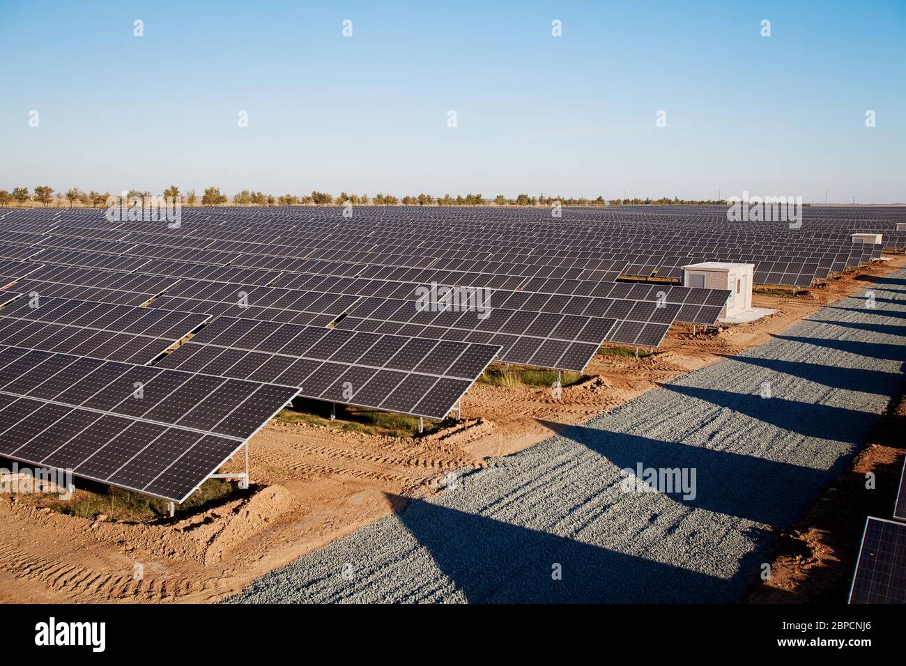 Solar power stations hi-res stock photography and images - Alamy