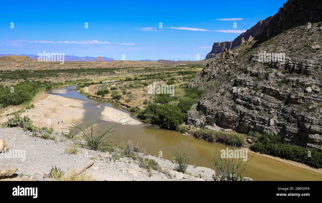 A view to the east with the Chisos Mountains in the distance from high on the Santa Elena Canyon Trail Stock Photo