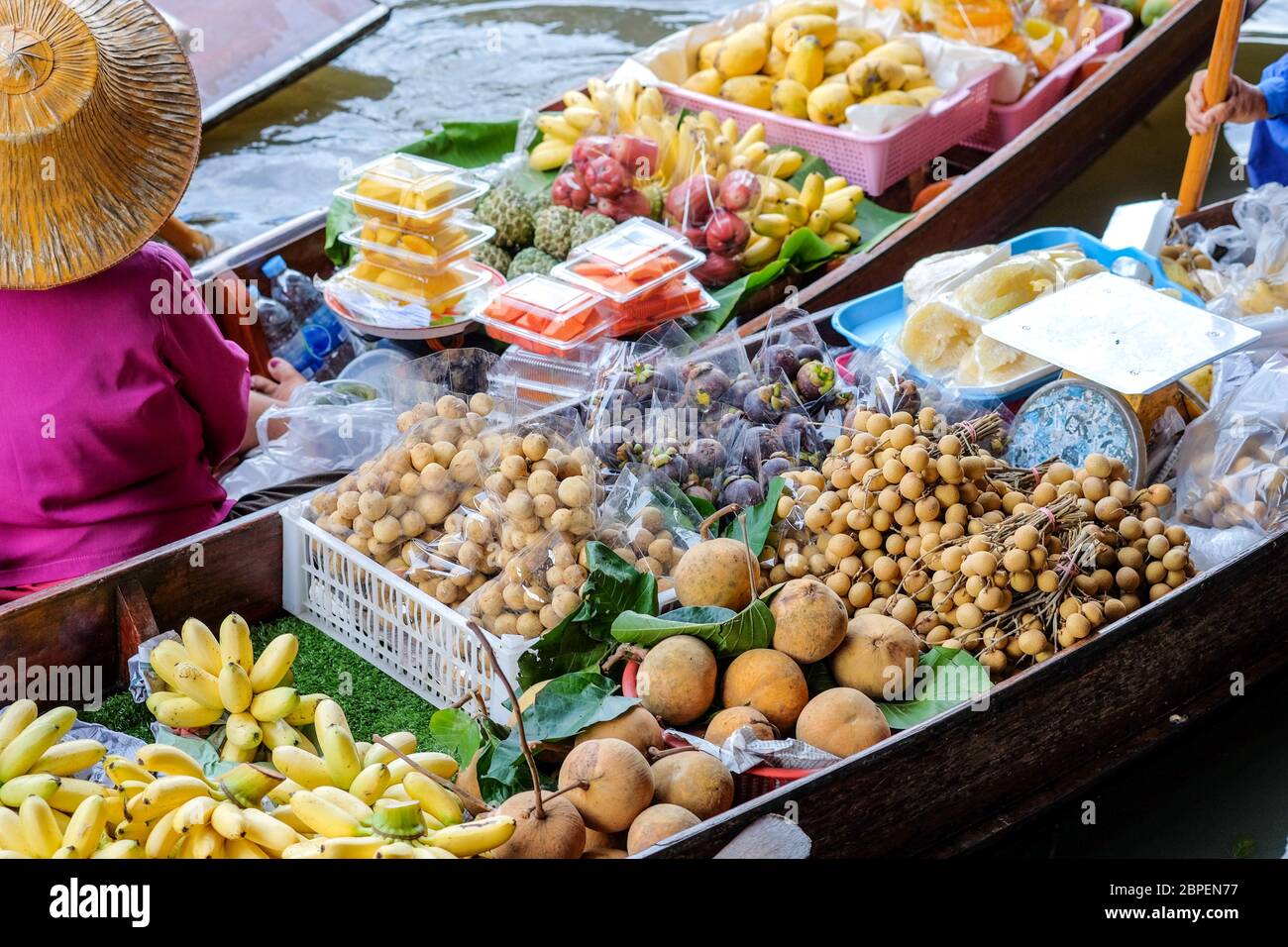 Ratchaburi-Thailand JUL 21 2018: Damnoen Saduak floating market, Ratchaburi Province, Thailand Stock Photo