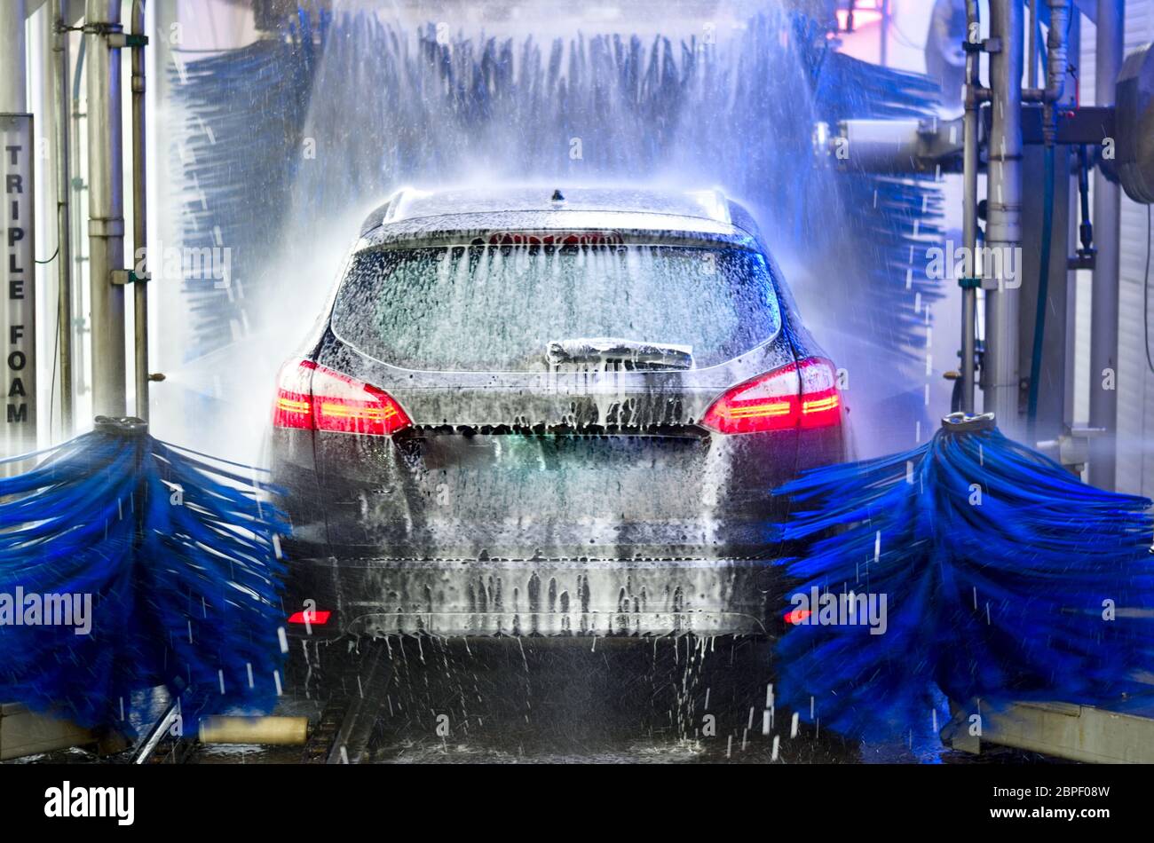 Vehicle Cleaning car wash Stock Photo Alamy