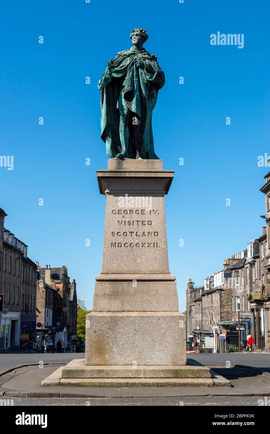 Statue of George IV commemorating his visit to Edinburgh in 1822 stands at junction of Hanover and George Street in Edinburgh New Town, Scotland, UK Stock Photo