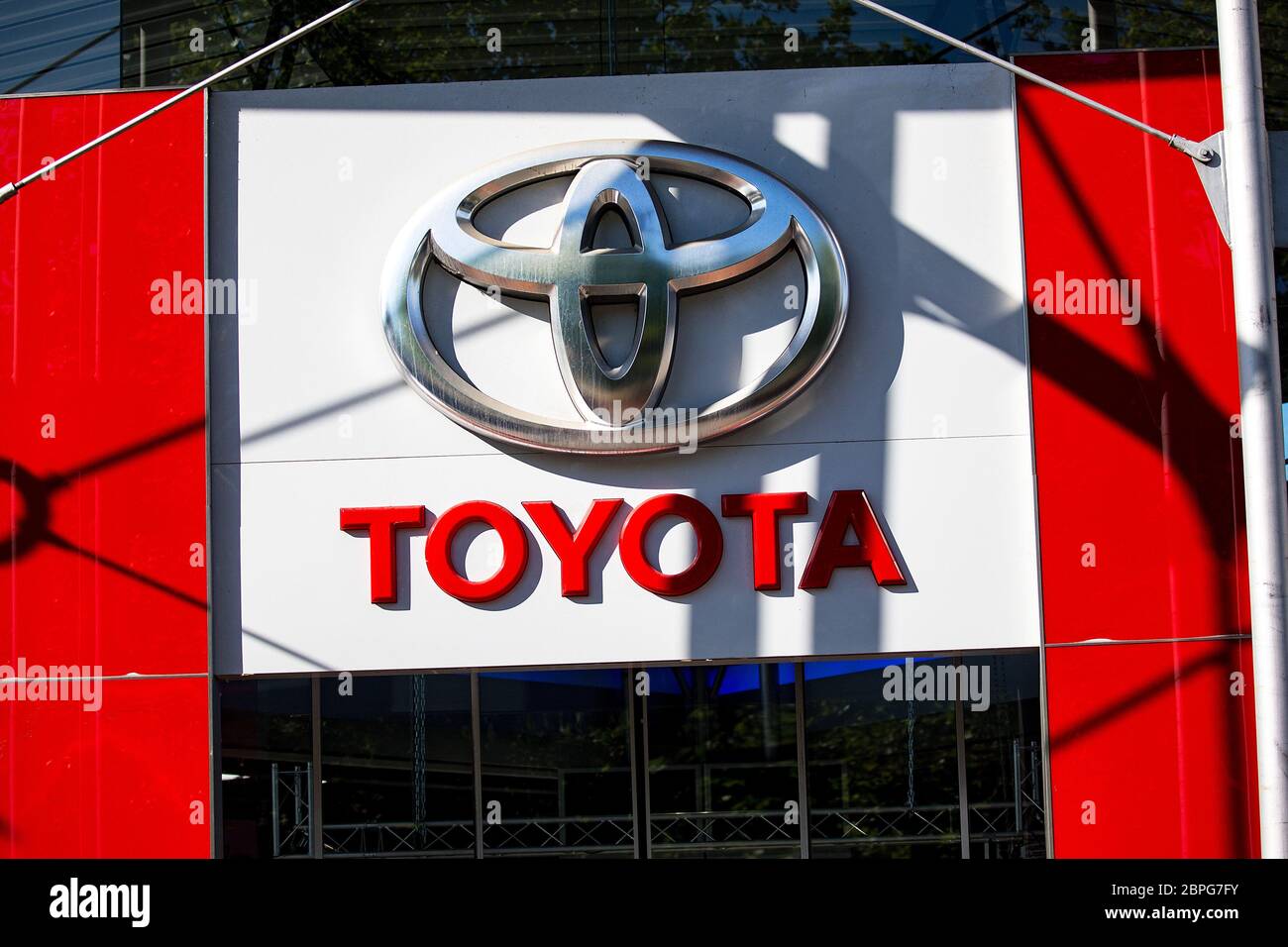 Osnabrueck, Germany May 17th, 2020: Symbol pictures - 2020 Toyota, logo, lettering, feature / symbol / symbolfoto / characteristic / detail / | usage worldwide Stock Photo
