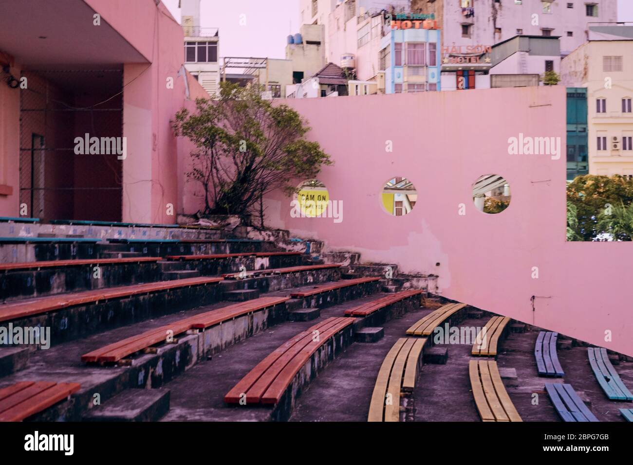 Outdoor seating without people hi res stock photography and images Alamy