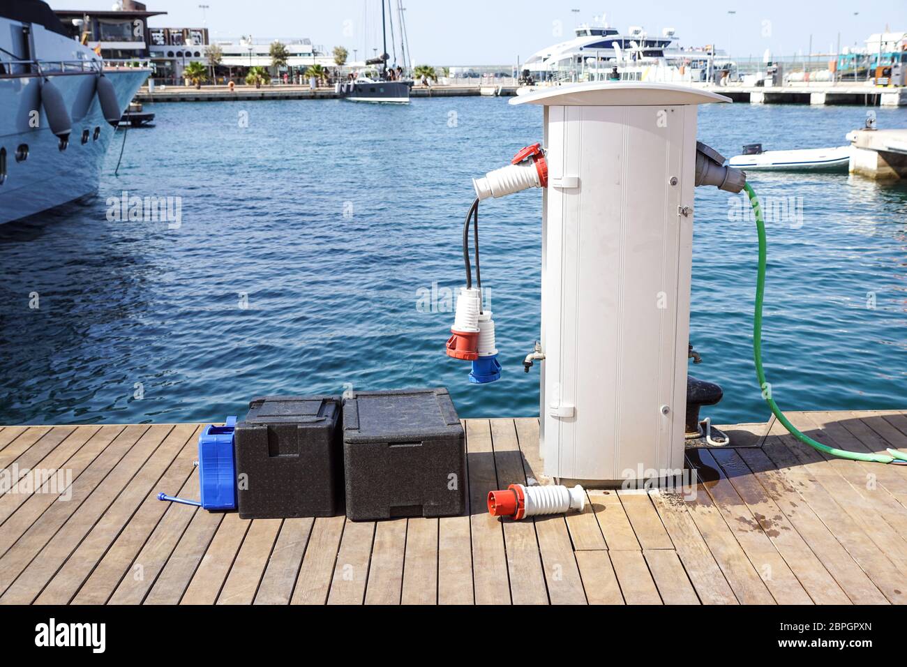 Shore Based Electricity Supply Appliance Power Supply And Battery