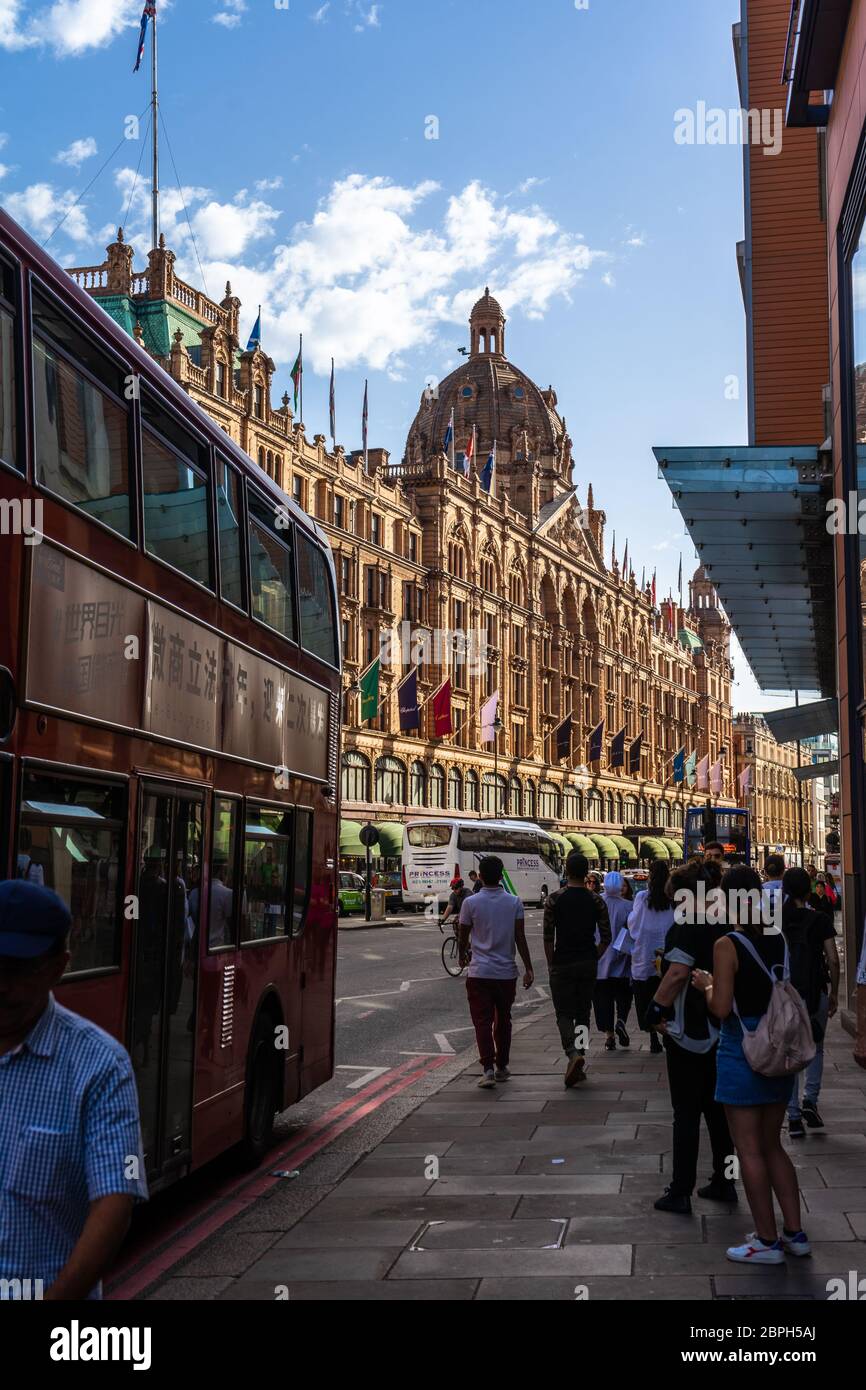 Harrods luxury department store in London, England, UK Stock Photo Alamy