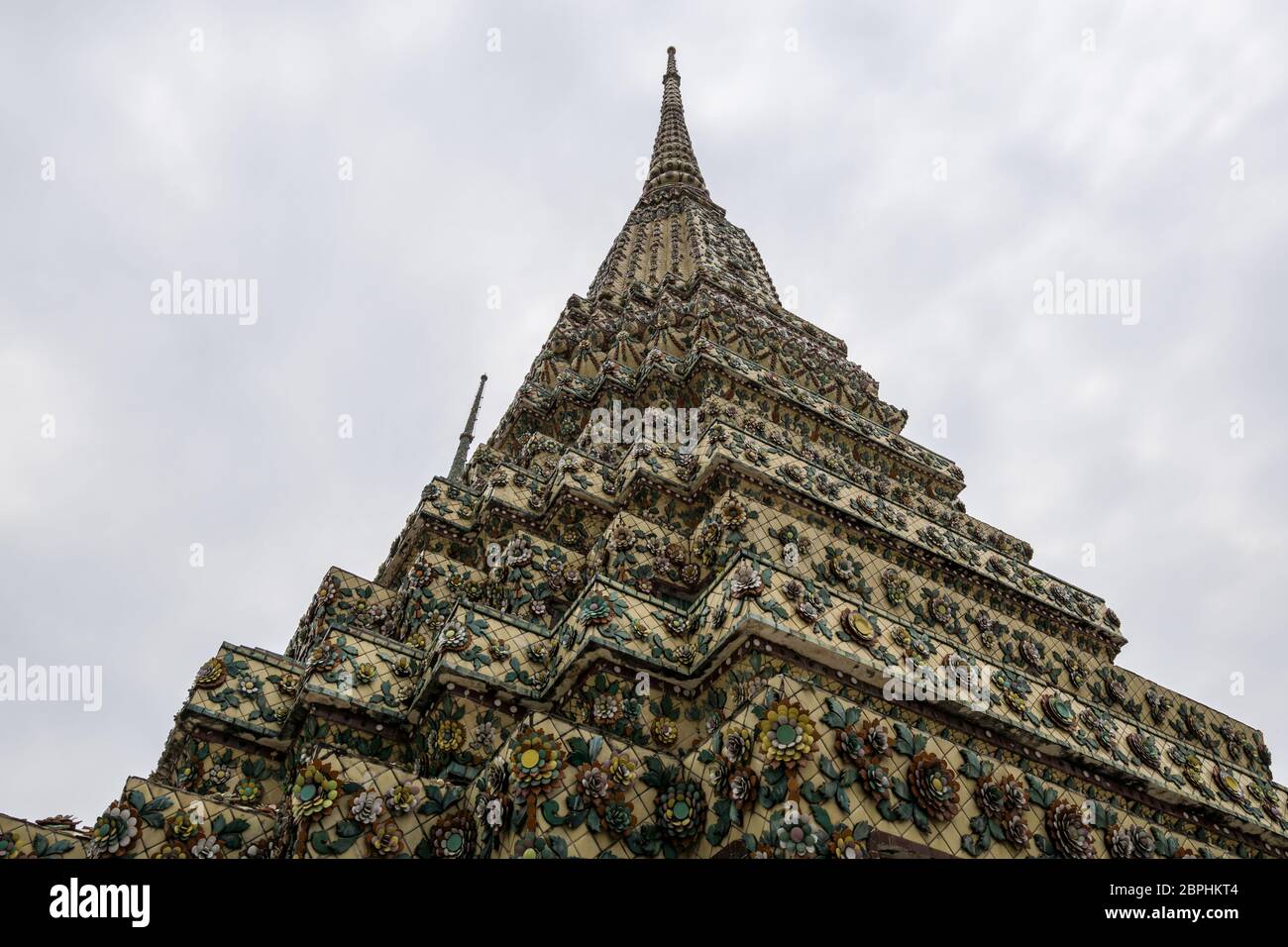 Buddhat hi-res stock photography and images - Alamy