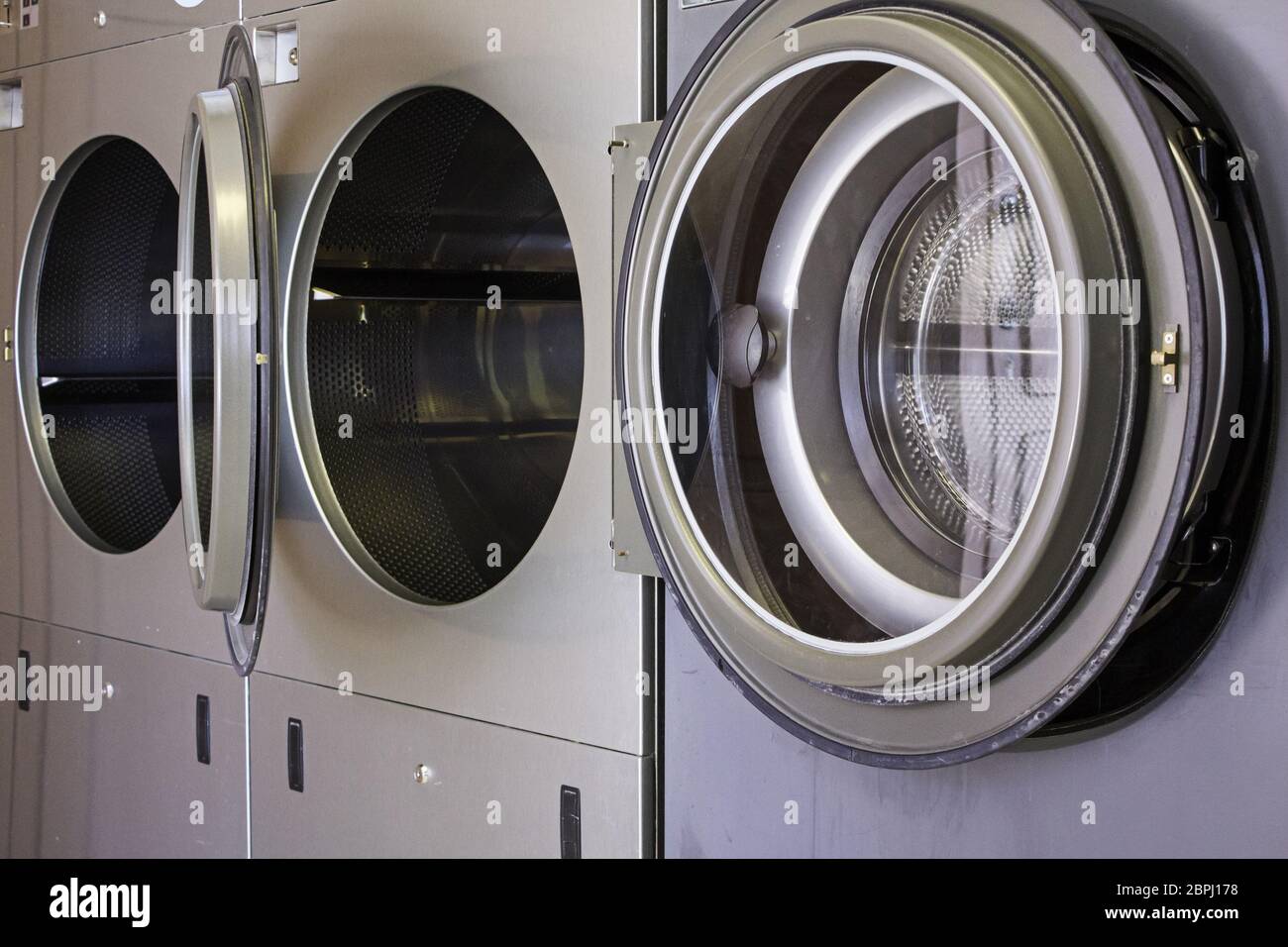 Industrial washing machines to clean clothes, details of cleaning and