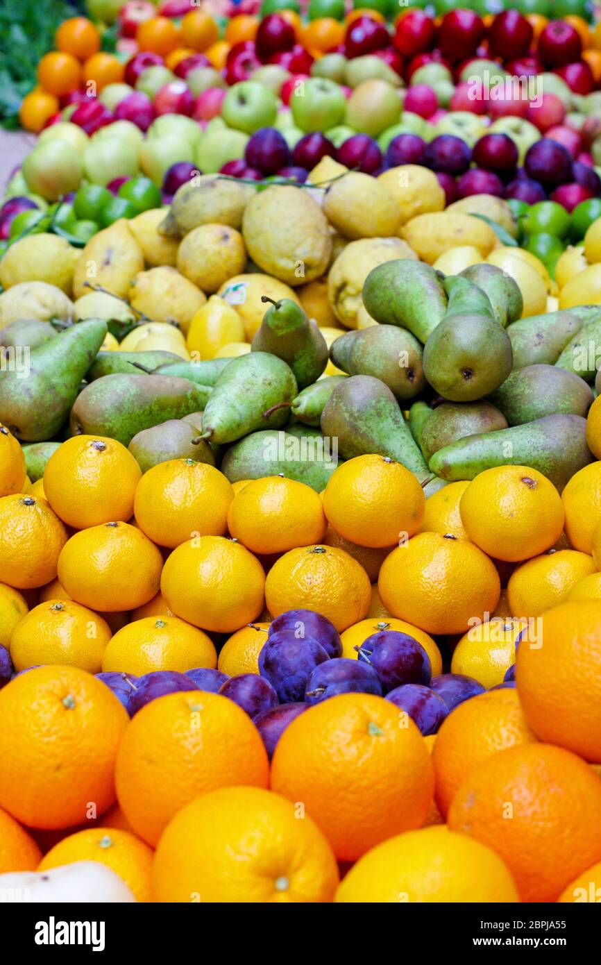 Big pile lime fruits hi-res stock photography and images - Alamy