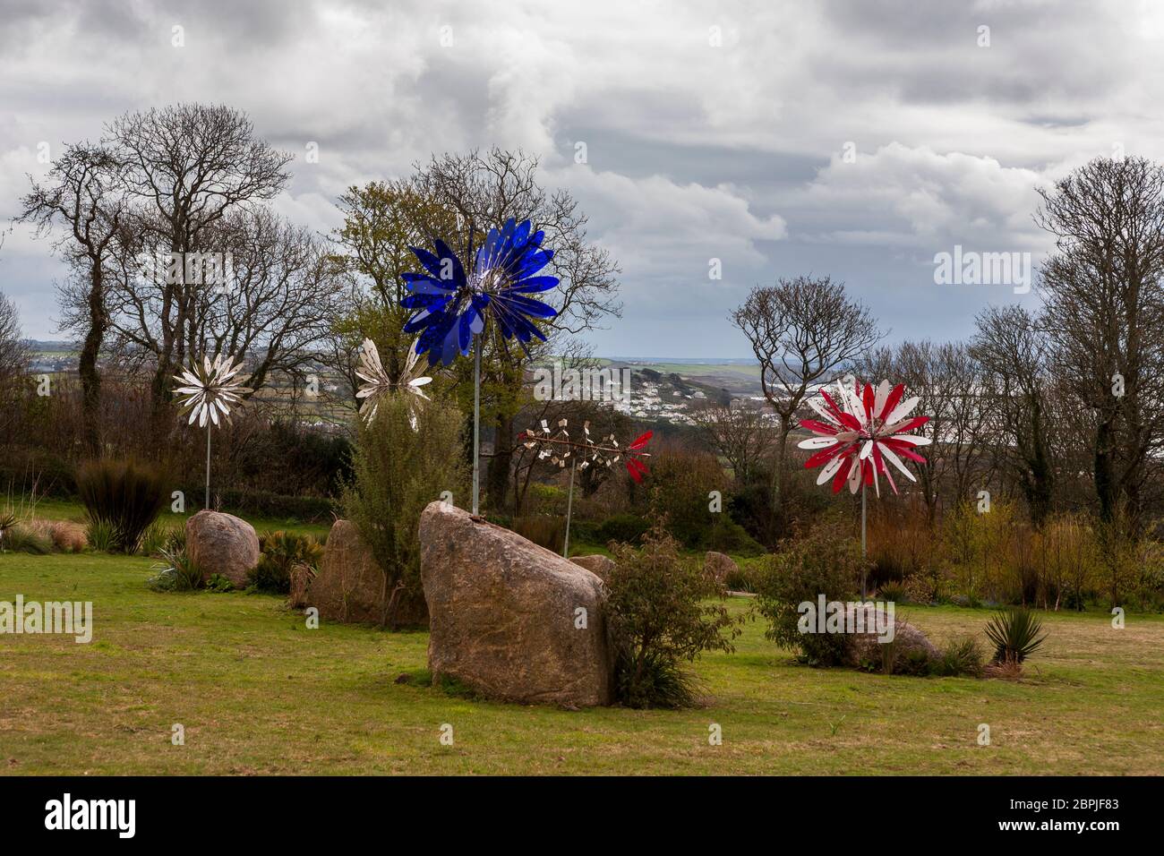 Perspex wind sculptures by Michael Chaikin, Tremenheere Sculpture