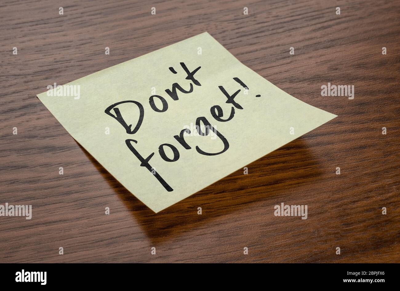 Sticky note with the text Do not forget Stock Photo