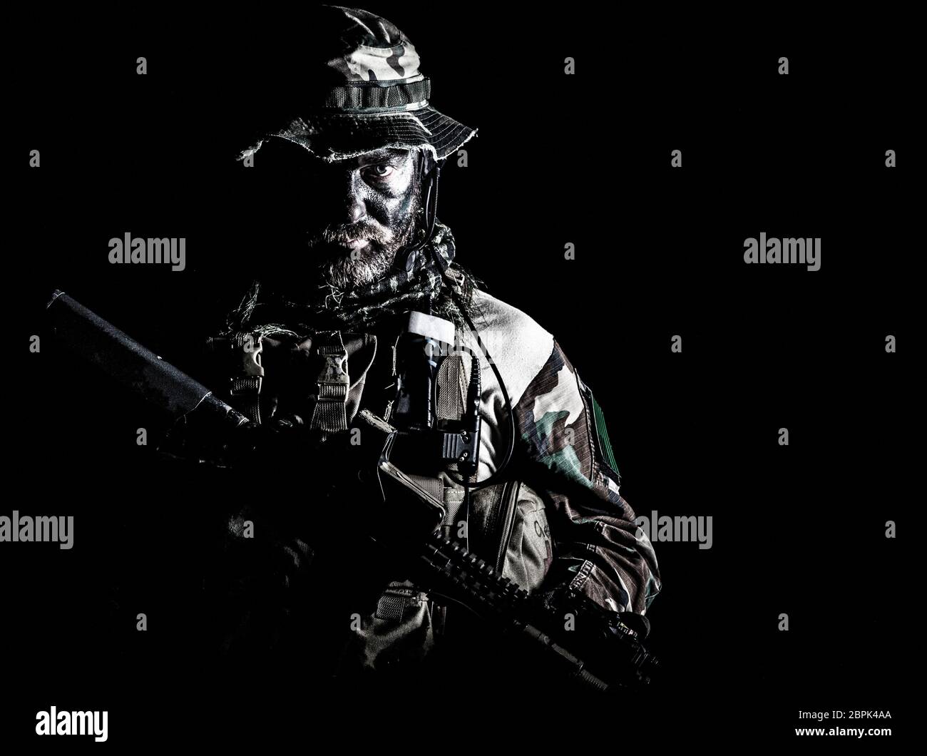 Shadow Man Gun High Resolution Stock Photography And Images Page 4 Alamy