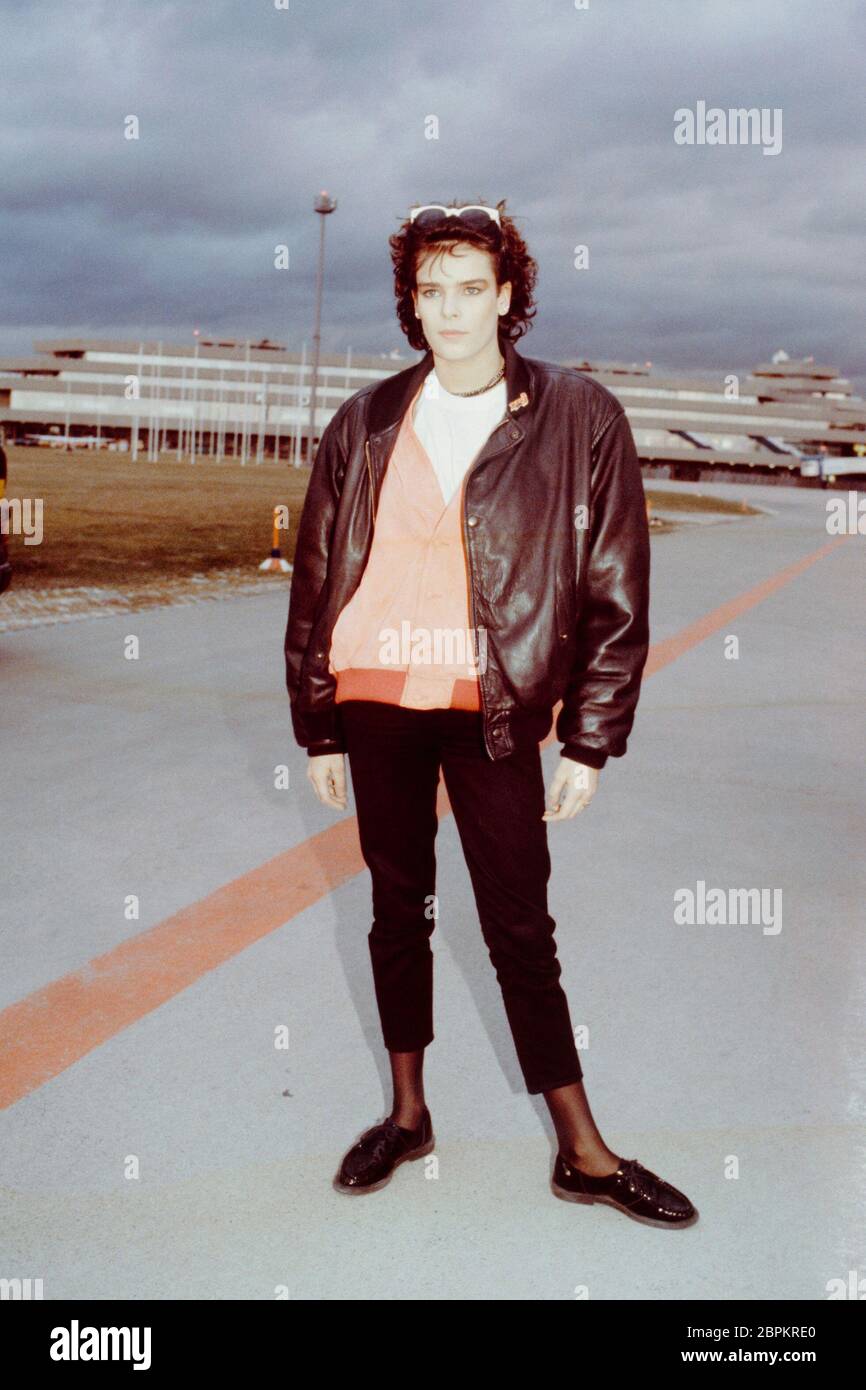 Stéphanie (Stephanie) von Monaco am Flughafen Köln/Bonn // 07.04.1986 - Prinzessin Stéphanie (Stephanie) von Monaco bei ihrer Ankunft am Flughafen Köln/Bonn mit einem Privatflugzeug // Köln // 07.04.1986 Stock Photo