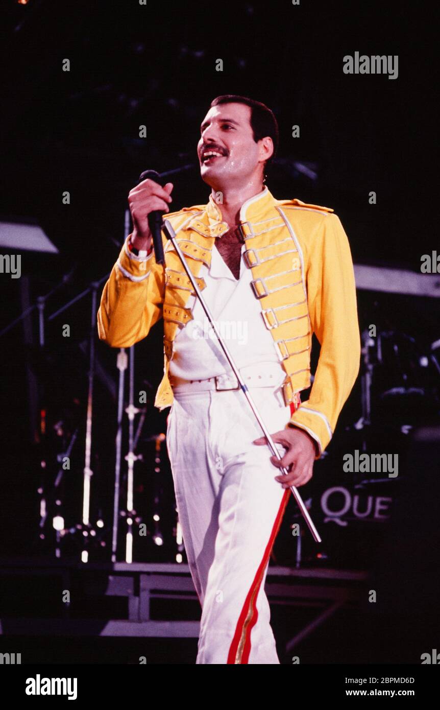 Page 2 Freddie Mercury Queen High Resolution Stock Photography And Images Alamy