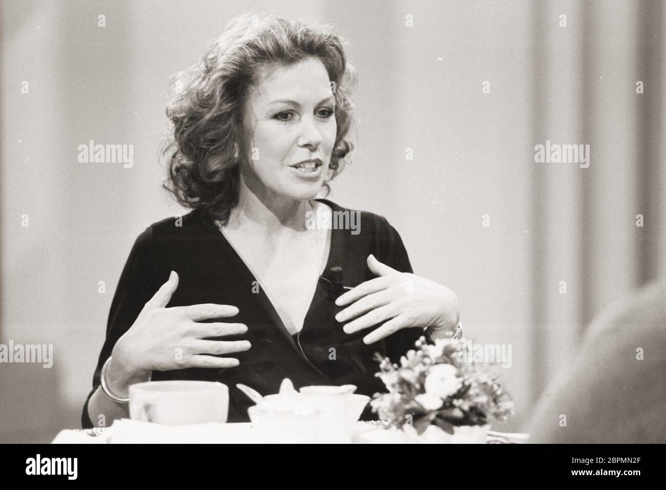 WDR - TV-Show Mensch Meier // 25.03.1988 - Auf dem Bild ist die deutsch-österreichische Schauspielerin Gaby Dohm in der Fernsehsendung Mensch Meier in den 80er zu sehen. Stock Photo