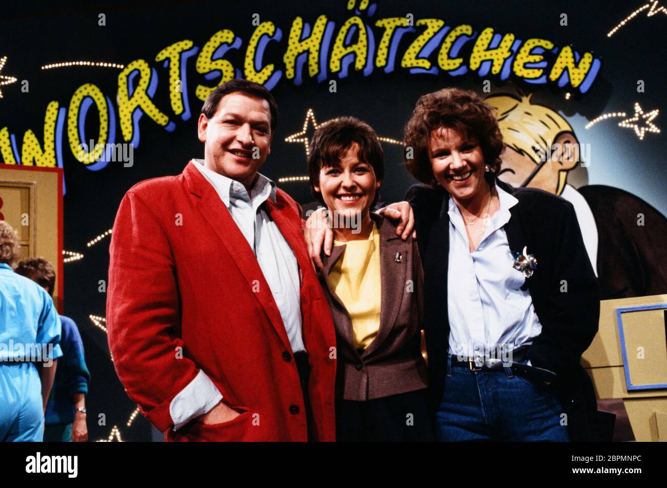 Spielshow Wortschätzchen - 80er Jahre  - Diether Krebs (li.), Moderatorin Margarethe Schreinemakers (mi.), Mariele Millowitsch (re.) und zwei Kandidaten in der ARD-Spielshow 'Wortschätzchen' Stock Photo