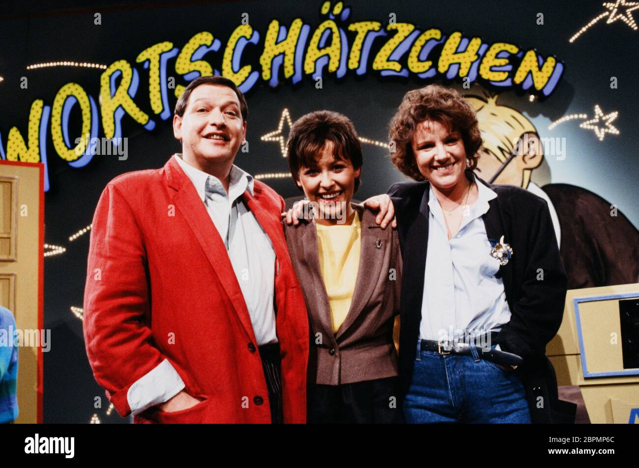 Spielshow Wortschätzchen - 80er Jahre  - Diether Krebs (li.), Moderatorin Margarethe Schreinemakers (mi.), Mariele Millowitsch (re.) und zwei Kandidaten in der ARD-Spielshow 'Wortschätzchen' Stock Photo