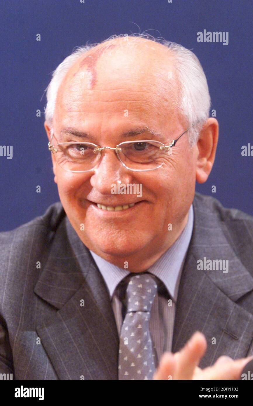 Michail Gorbatschow in Berlin // 2000 - Der ehemalige sowjetische Staatspräsident Michail Gorbatschow beim 'Forum Grundwerte' im Willy-Brandt-Haus in Berlin. Stock Photo