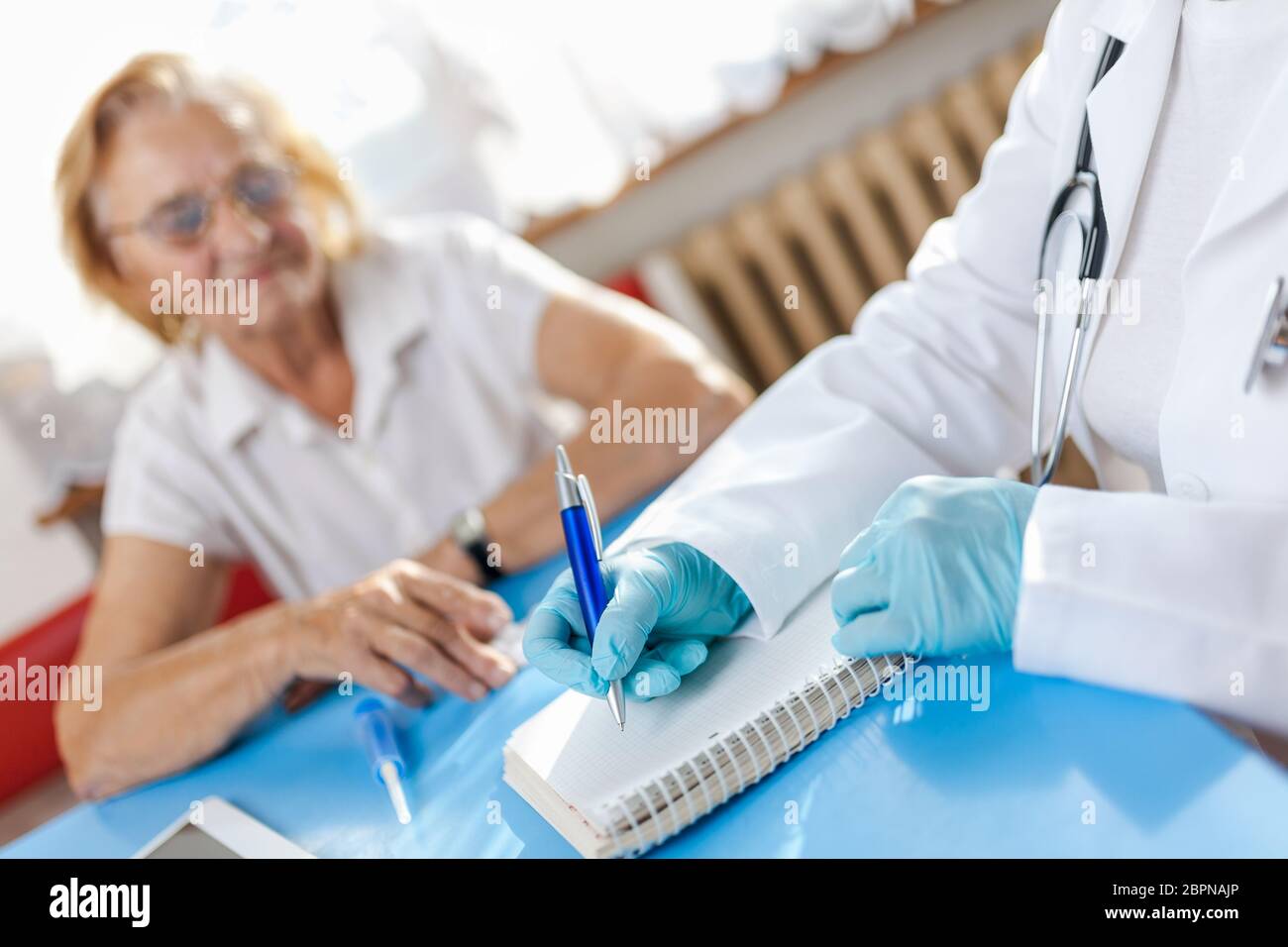 Pensioner woman during medical hi-res stock photography and images - Alamy