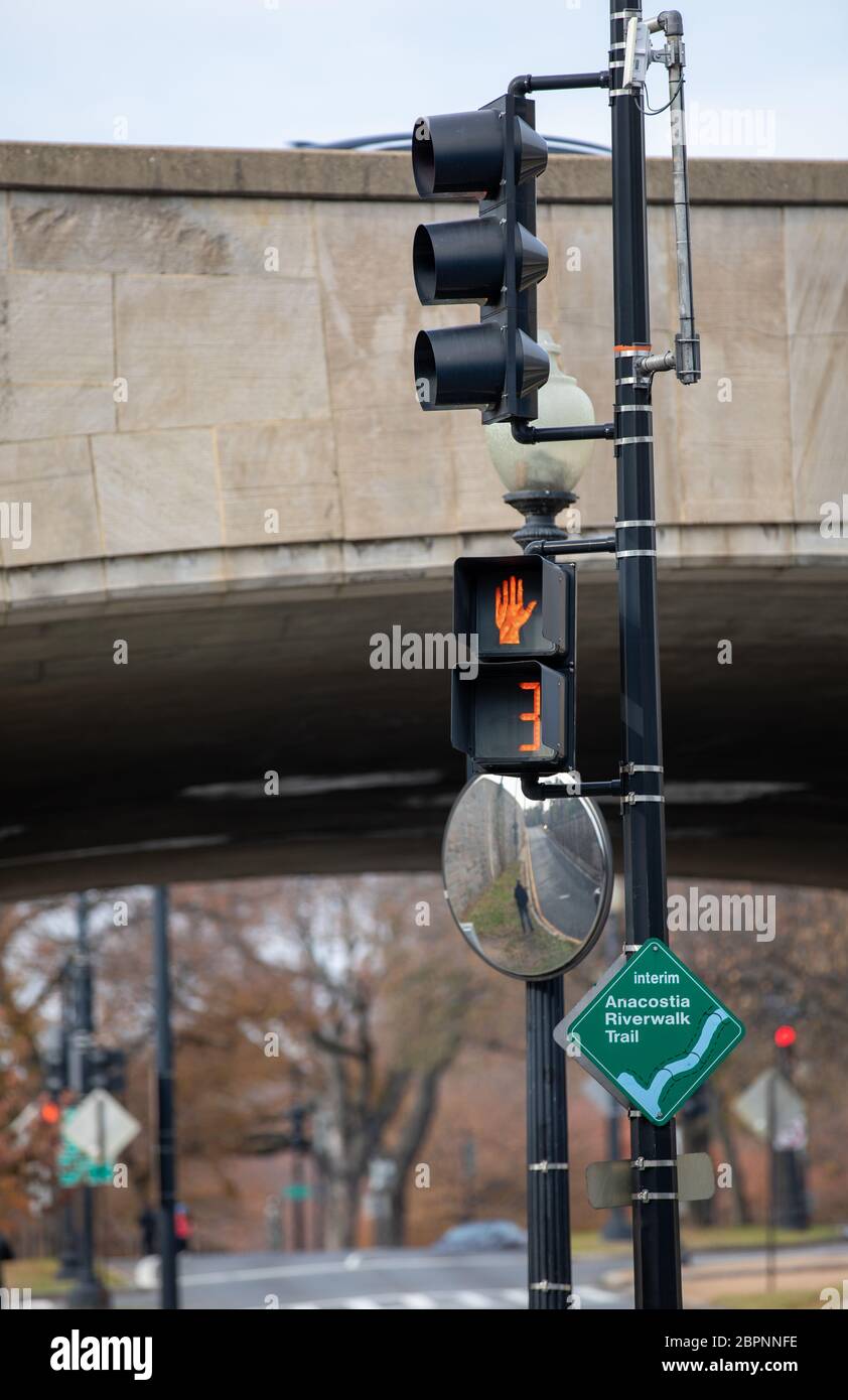 See around corners hires stock photography and images Alamy