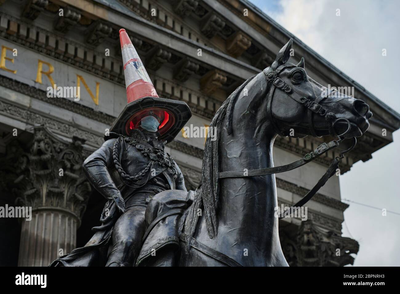 picture Duke Of Wellington Statue Glasgow Face Mask https www alamy com glasgow iconic landmark statue of duke of wellington displays a facemask during coronavirus lockdown restrictions 16th may 2020 image358209295 html