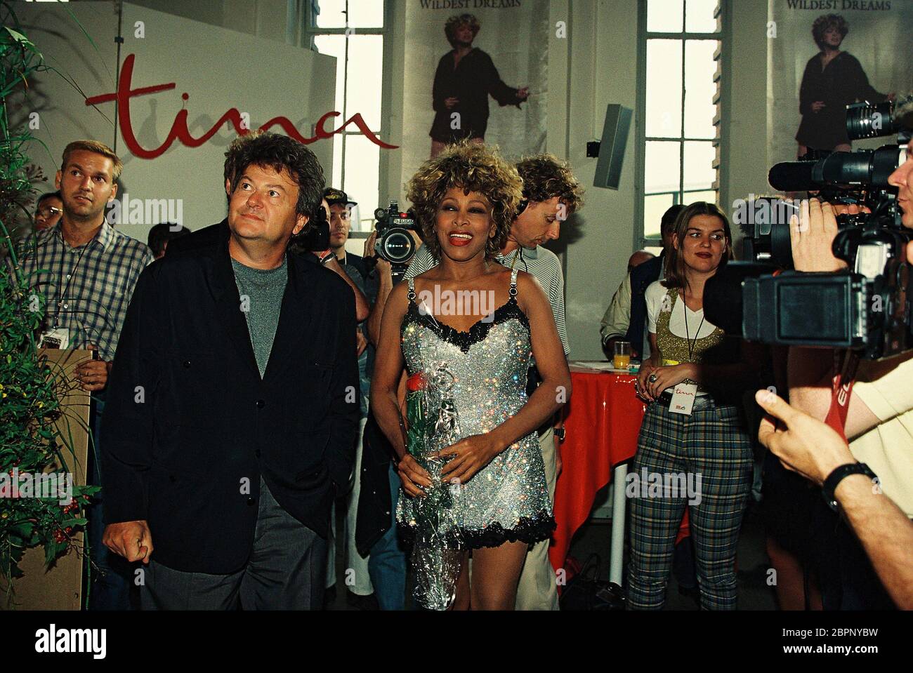 Tina Turner - Goldene & Platin Schallplatte - Die US-amerikanische Sängerin und Schauspielerin Tina Turner nach eines Konzertes in Köln Stock Photo