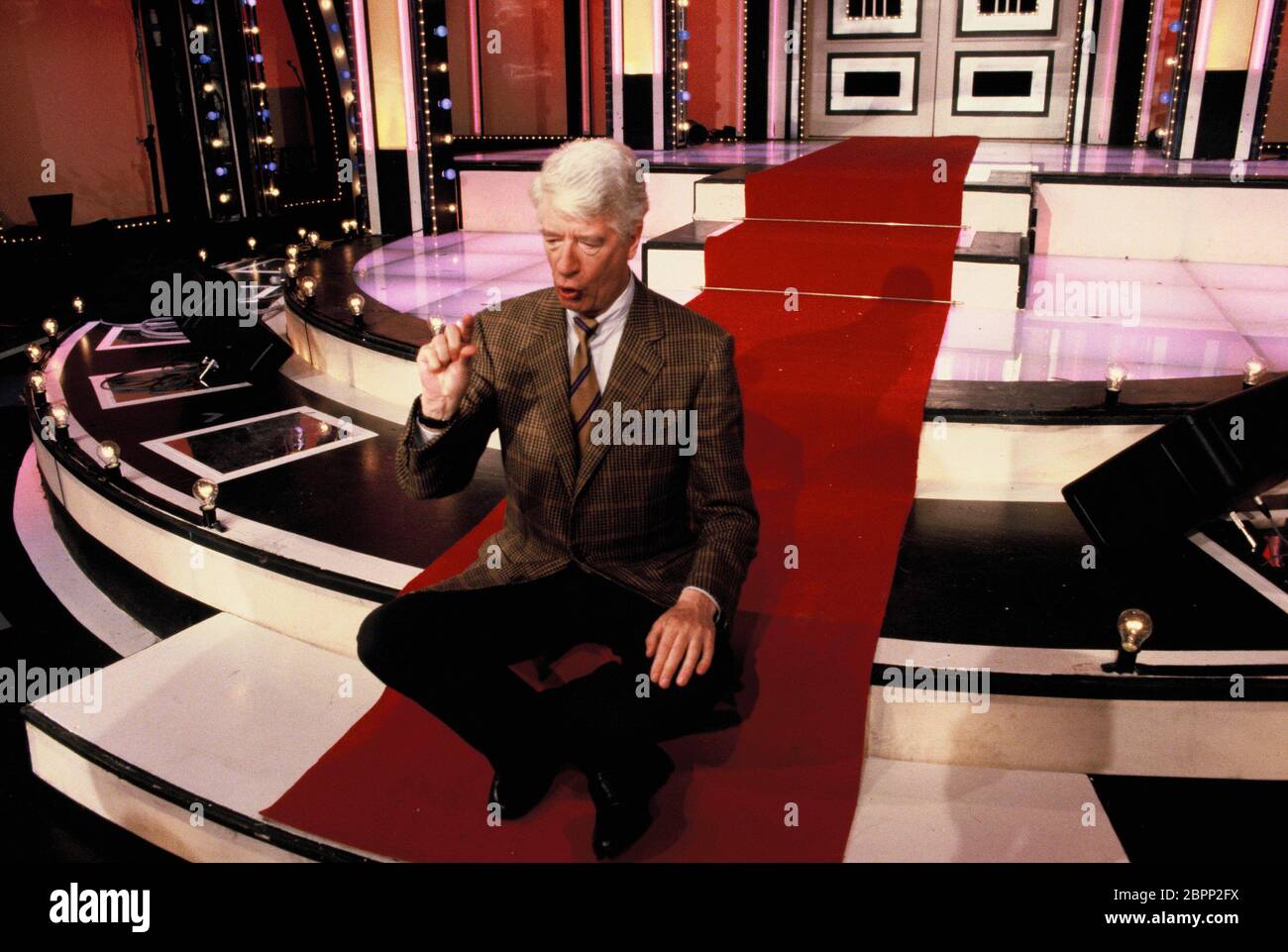 'Die verflixte 7' TV-Spielshow mit Rudi Carrell 1986 - Moderator Rudi Carrell Stock Photo