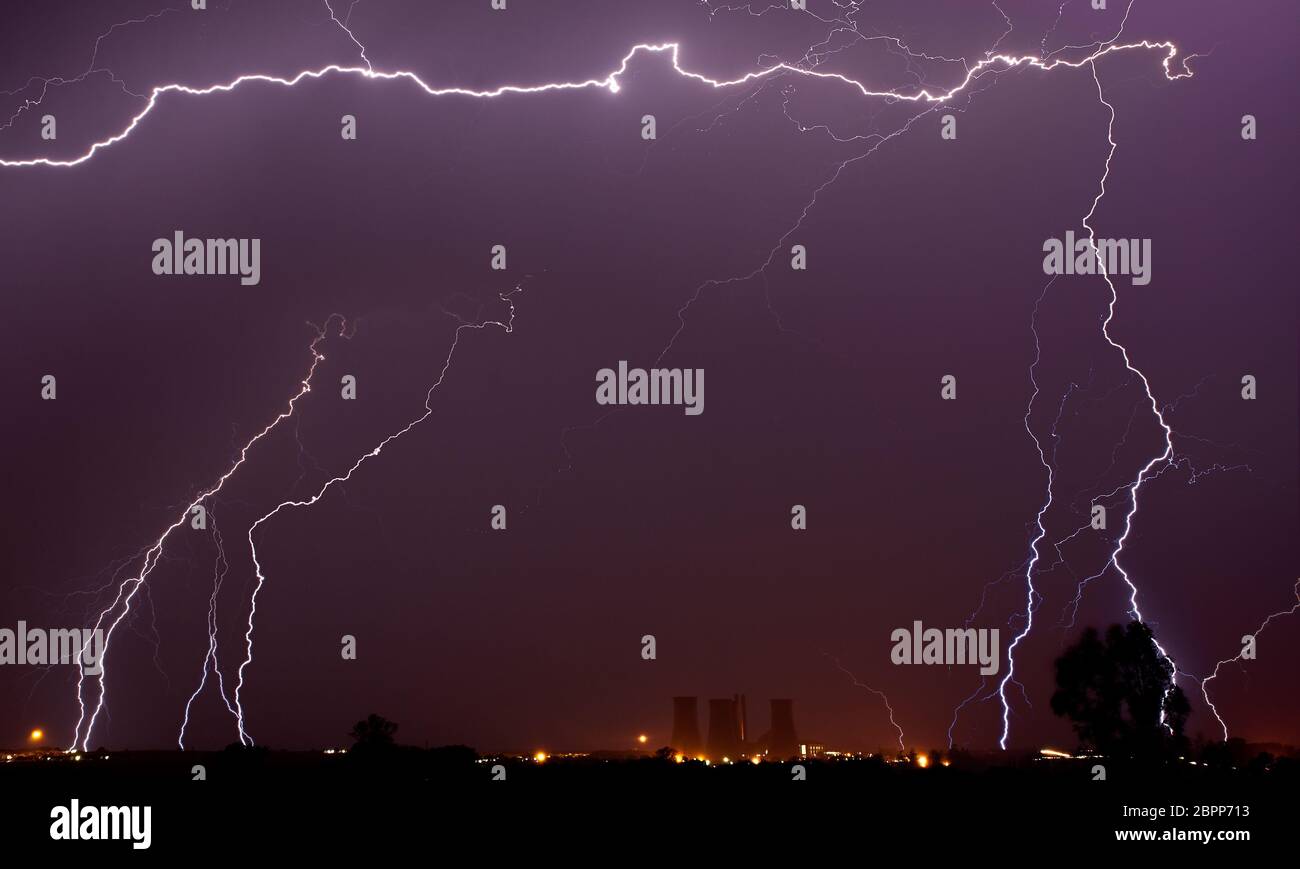 Lightning spark hi-res stock photography and images - Alamy