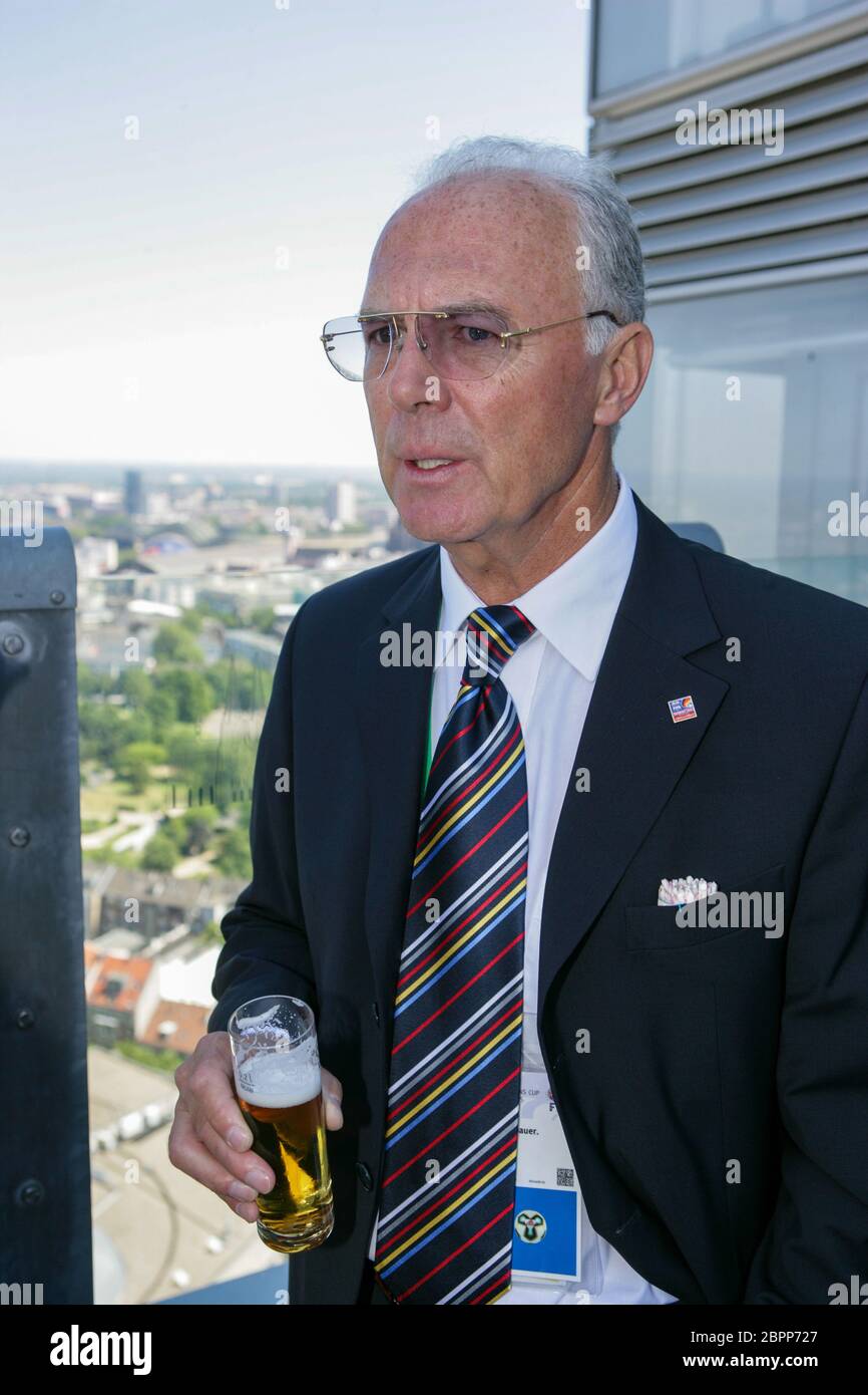 FIFA Confederations Cup 2005 in Köln - Der Präsident des Organisationskomitees der Fußball WM 2006 in Deutschland Franz Beckenbauer. Stock Photo