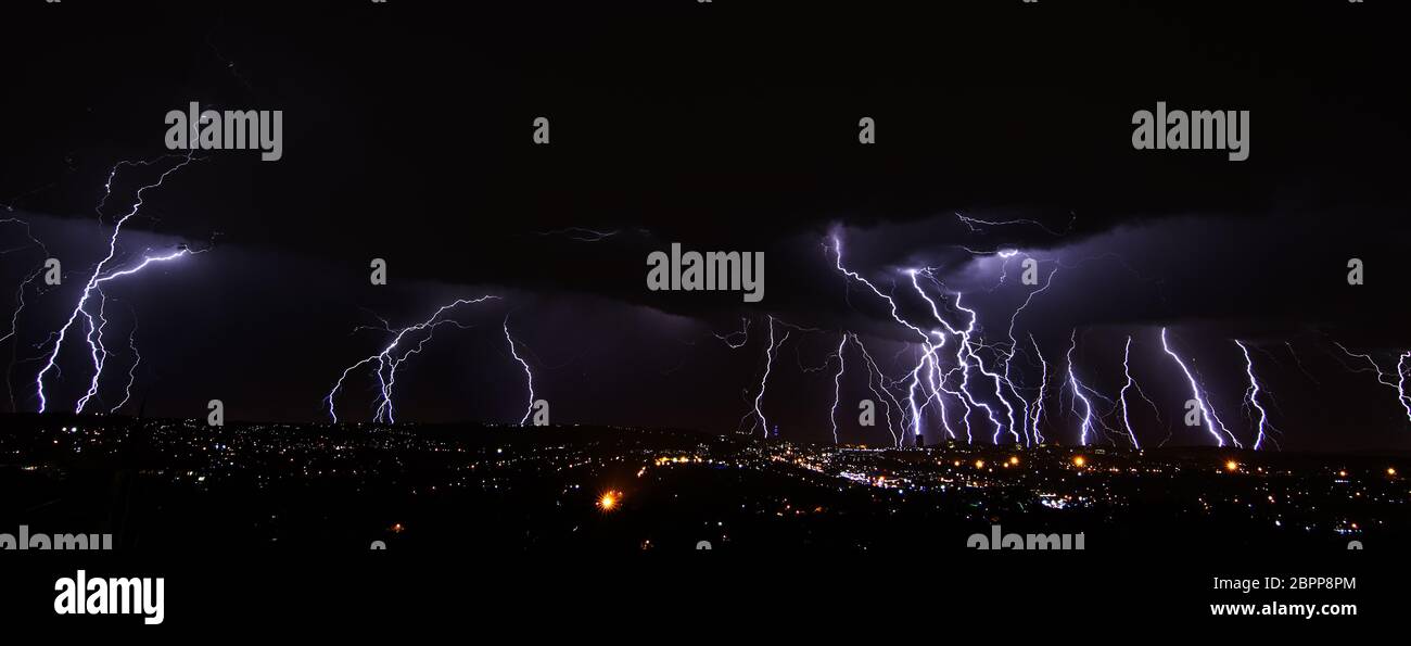 Electric strike hi-res stock photography and images - Alamy