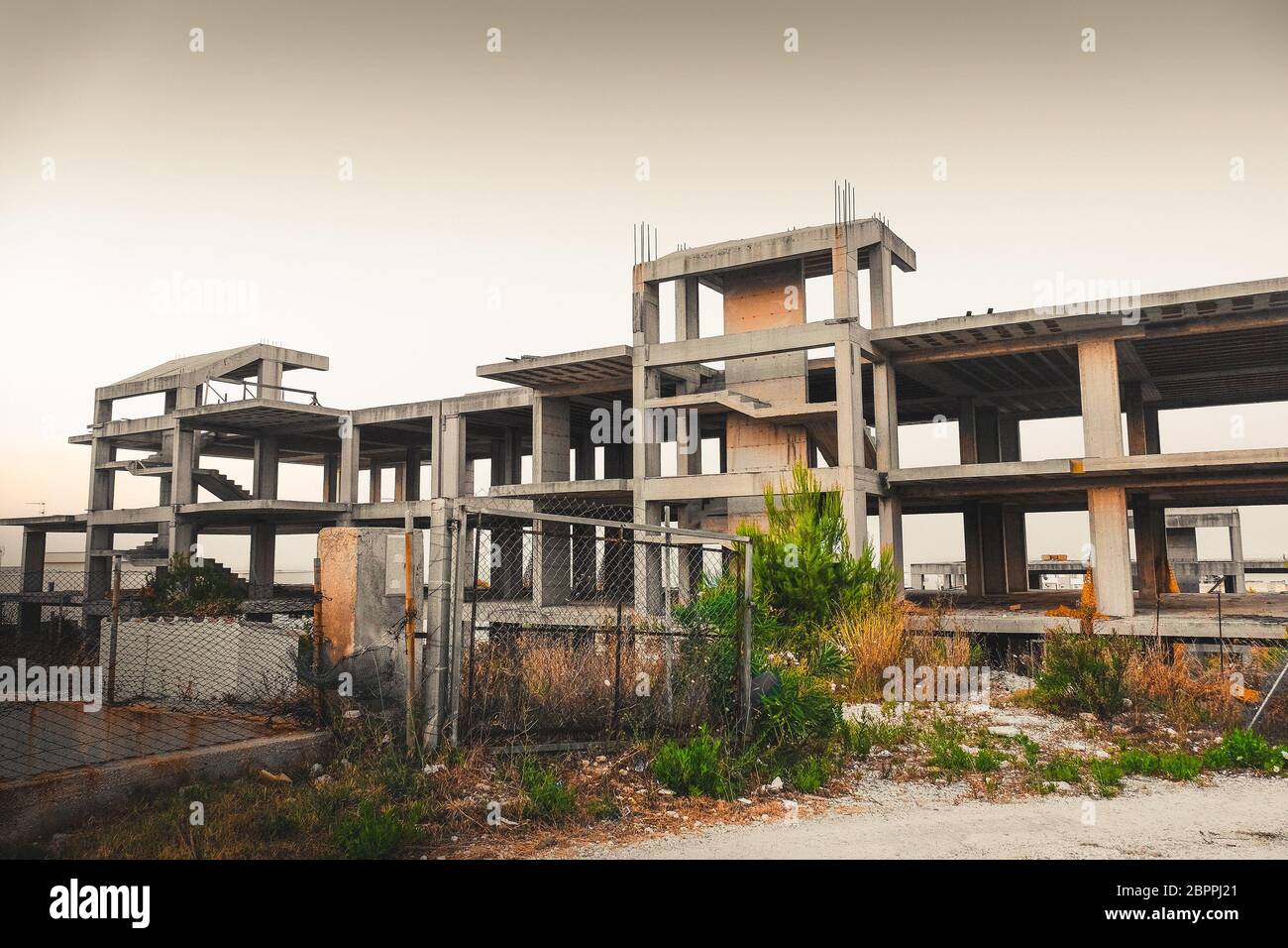 illegal building in Italy example of italian abuse architecture