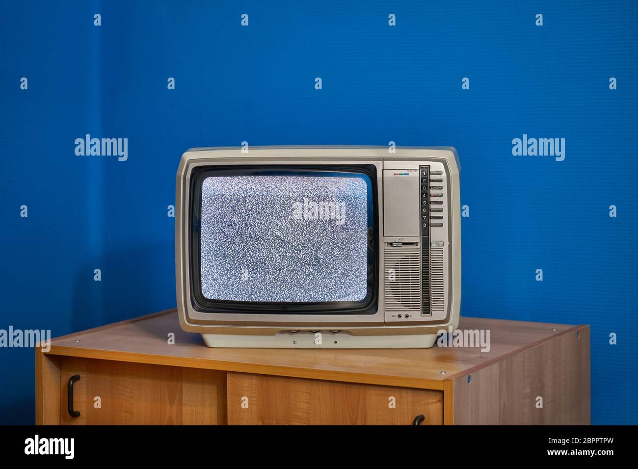 No signal just noise on old analogue TV set Stock Photo Alamy