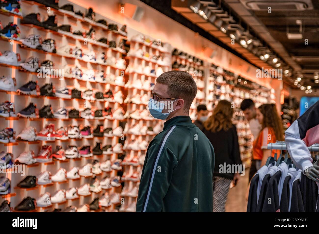 shoe stores open tomorrow