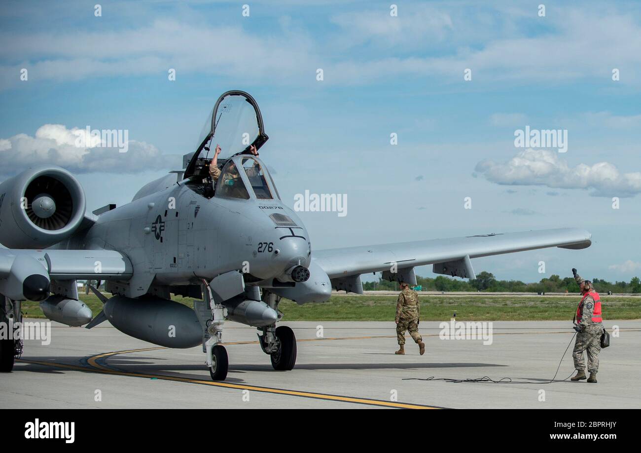 Idaho Air National Guard Airmen Of The 124th Fighter Wing Prepare A 10 Thunderbolt Iis Assigned To The 190th Fighter Squadron Before Deploying From Gowen Field Boise Idaho To Various Locations Throughout Southwest